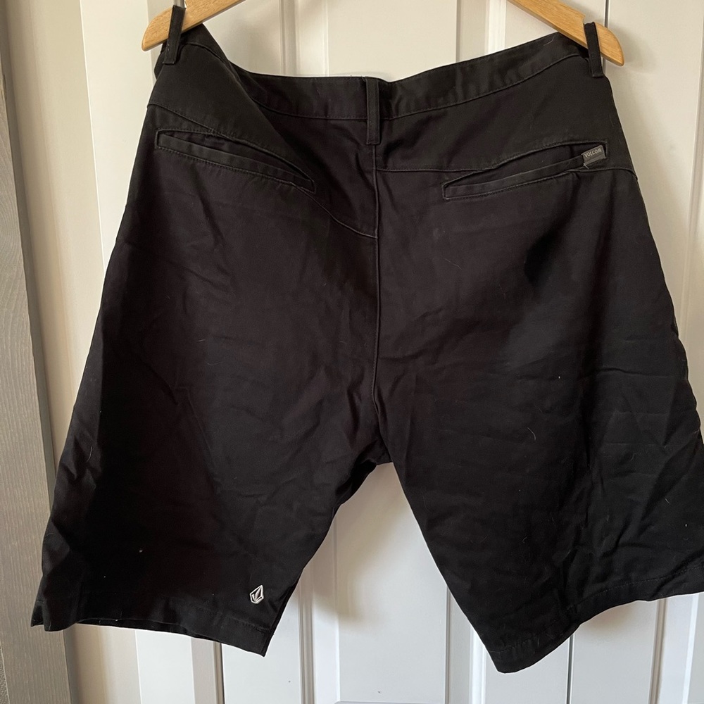 Black used men’s Volcom shorts. Size 36. Good quality.